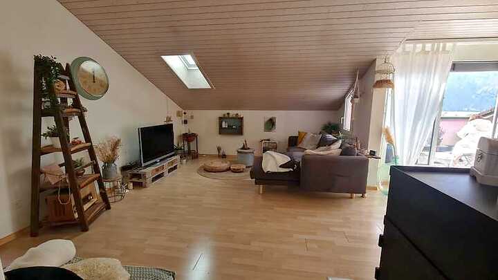 3½ room attic apartment in Mollis (GL), furnished, temporary