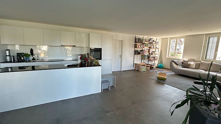 4½ Zimmer-Wohnung in Weiningen (ZH), möbliert, auf Zeit